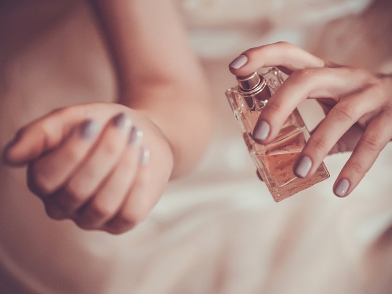 De l’amour dans l’air. Les phéromones dans les parfums : Fonctionnent-elles ? Comment augmenter votre attractivité ?